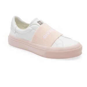 NIB $675 Givenchy City Court Logo Strap Sneaker 7.5 US / 37.5 EU in WHITE / PINK